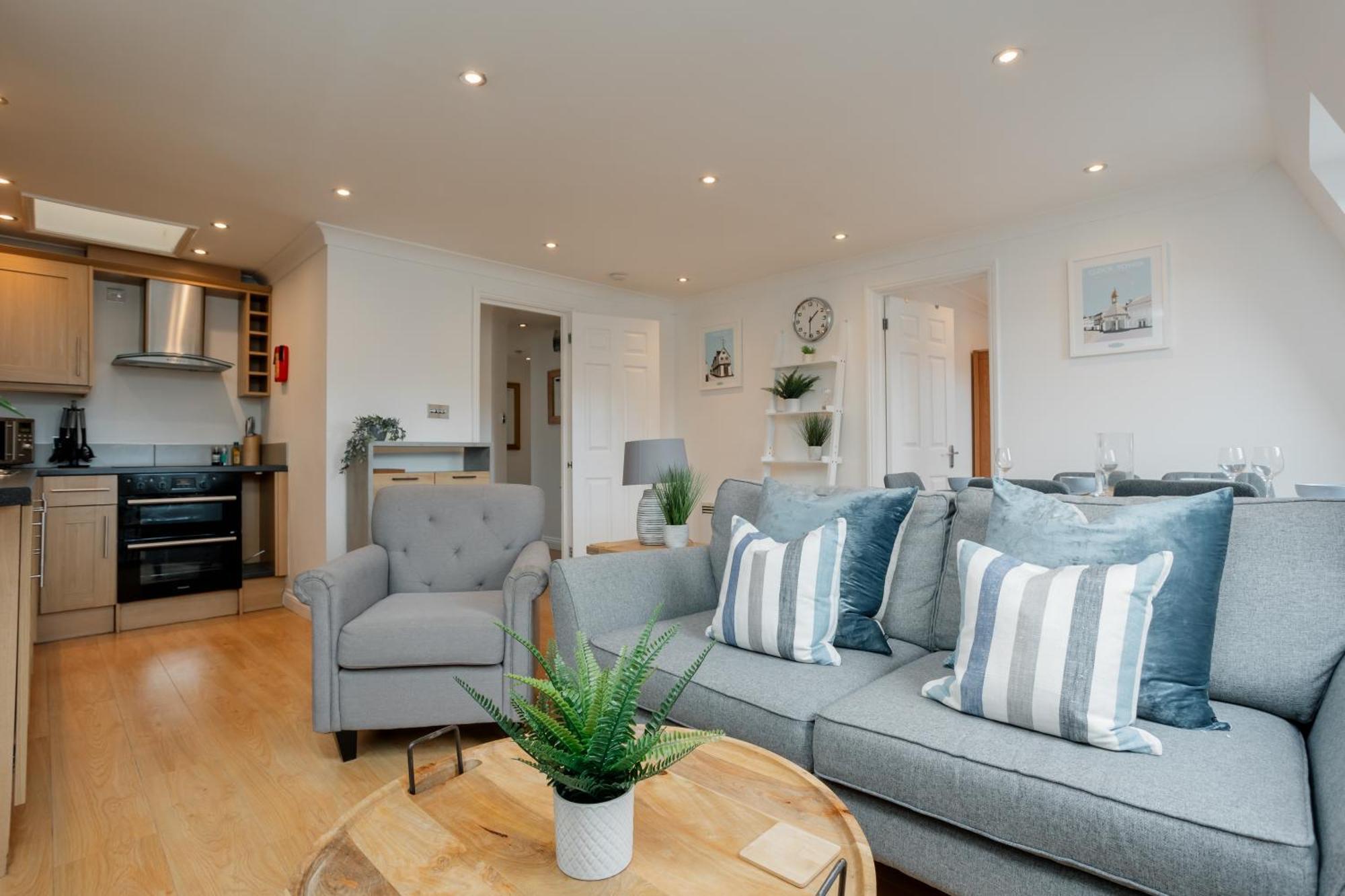 Starhost Residences - Central 3 Bed Apartment At Regents Court, Newbury Newbury  Exterior foto